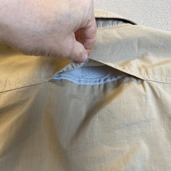 Wrangler Mens Long Sleeve Shirt XL Khaki Gorpcore Caped Vented Hunting Fishing - Picture 8 of 11